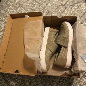 BN in box: Toms Altair Shoes size 8.5